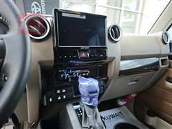 تۆیۆتا لاند کرۆزەر 76